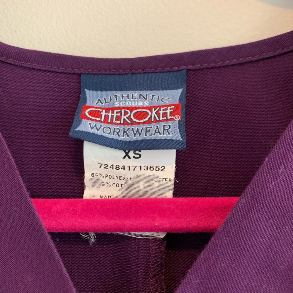 Cherokee Scrub Top - Picture 2 of 4